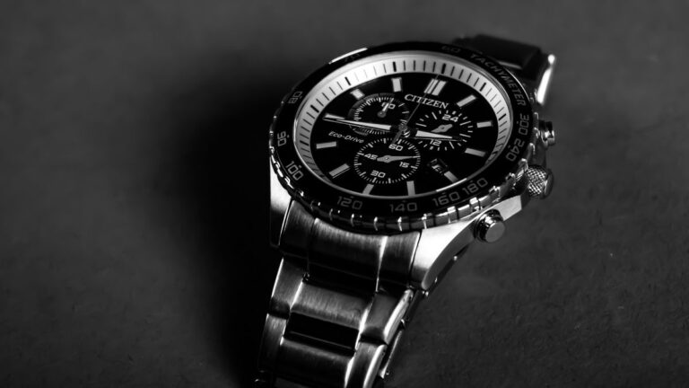 relógio masculino prata e preto